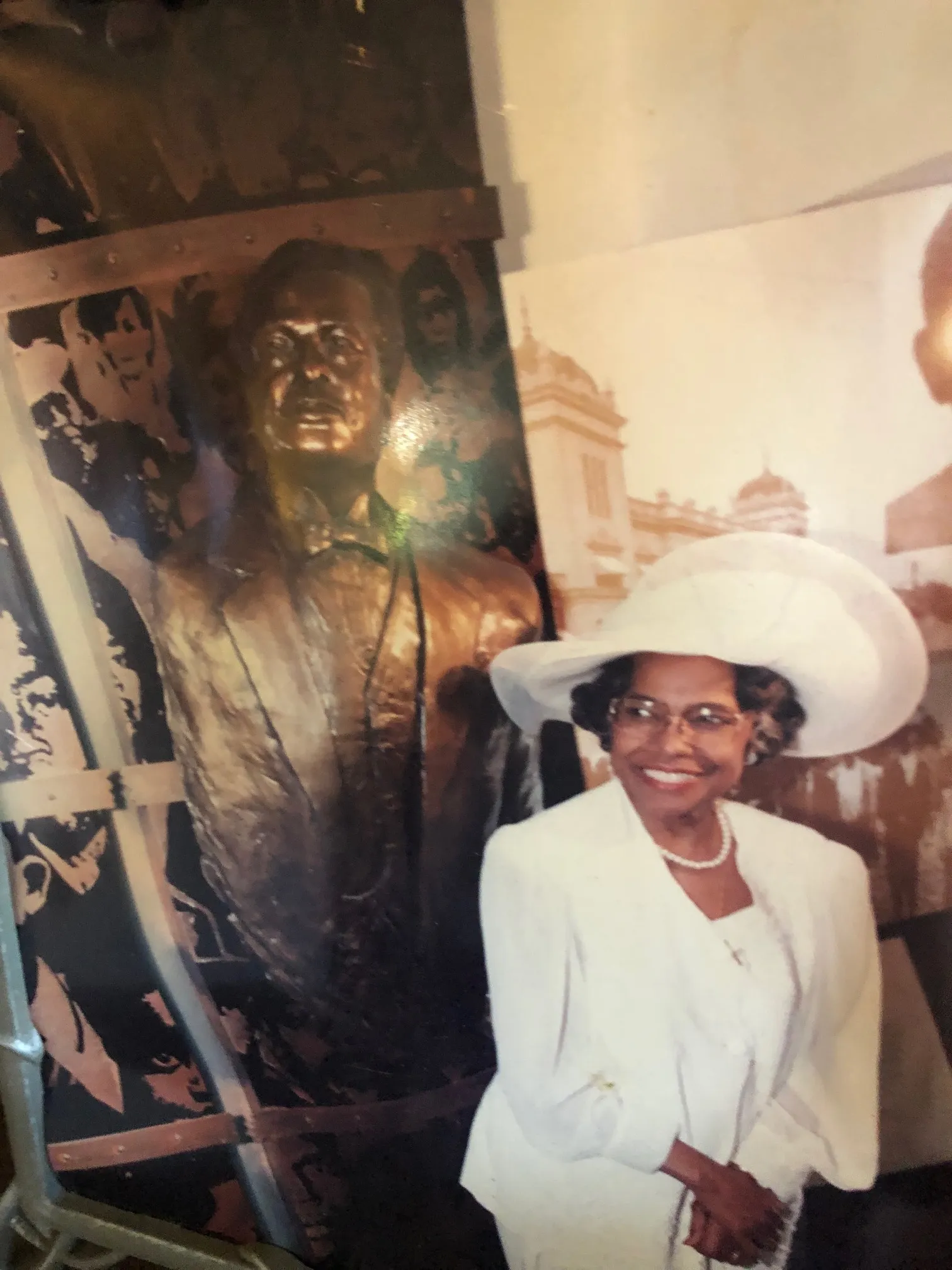 Eloria Gilbert